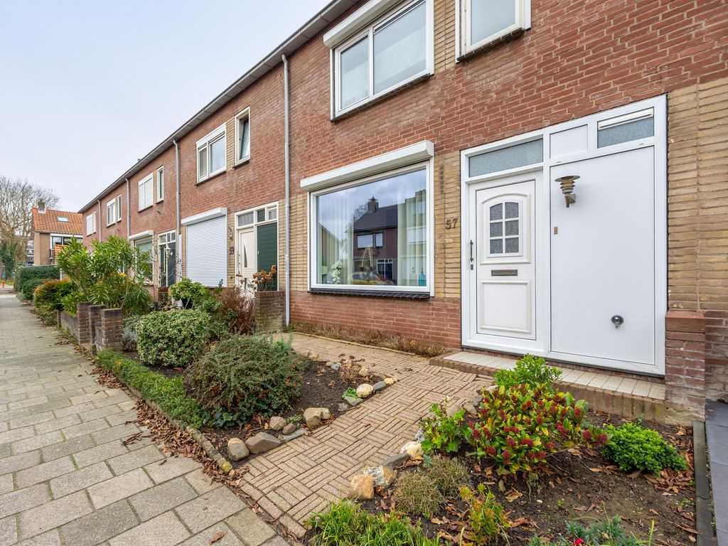 Rembrandtstraat 57, Hardinxveld-Giessendam