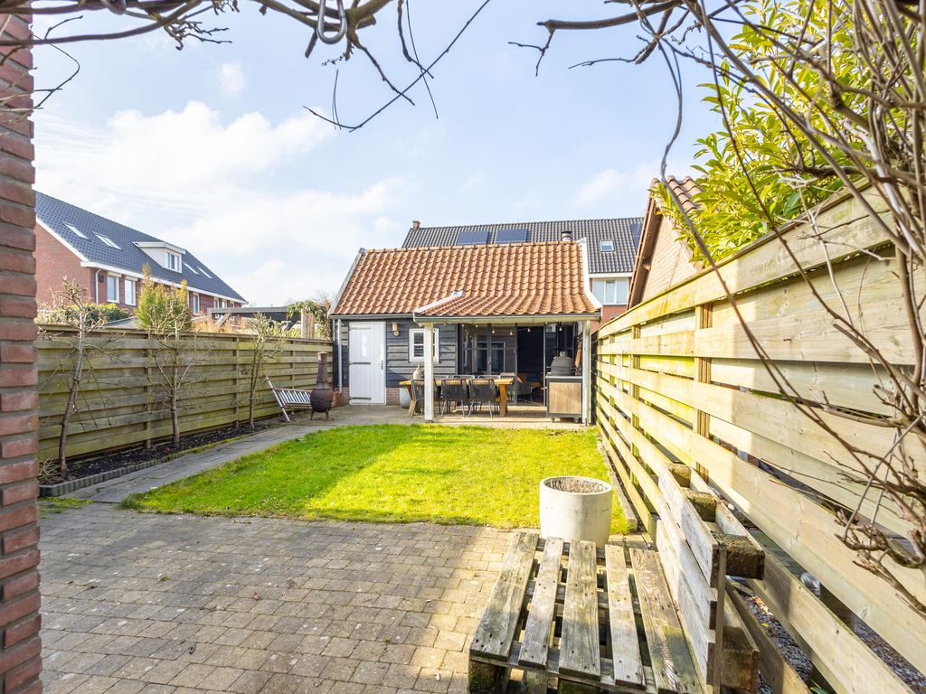 Akkerstraat 15, Hardinxveld-Giessendam