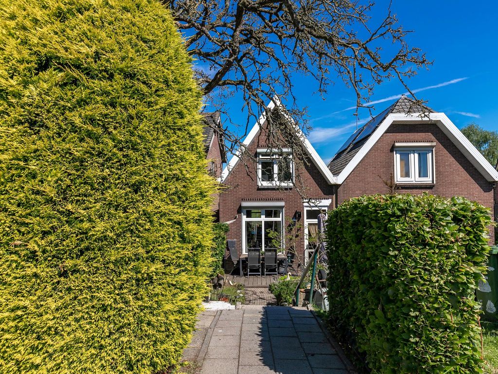 Rivierdijk 62, HARDINXVELD-GIESSENDAM