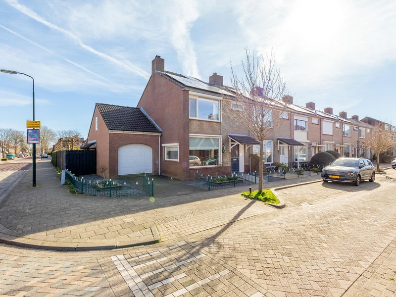 Graaf Adolfstraat 1, Hardinxveld-giessendam