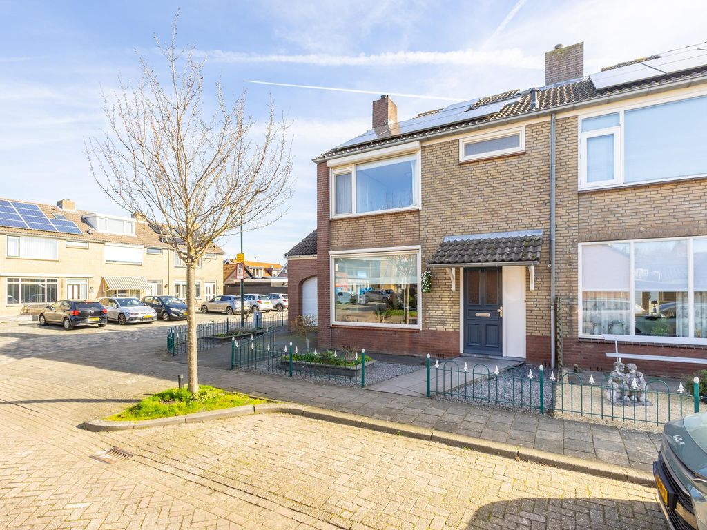 Graaf Adolfstraat 1, HARDINXVELD-GIESSENDAM
