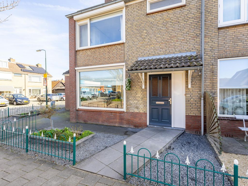 Graaf Adolfstraat 1, HARDINXVELD-GIESSENDAM