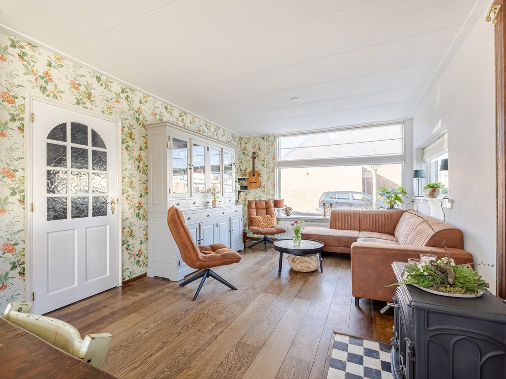 Graaf Adolfstraat 1, HARDINXVELD-GIESSENDAM