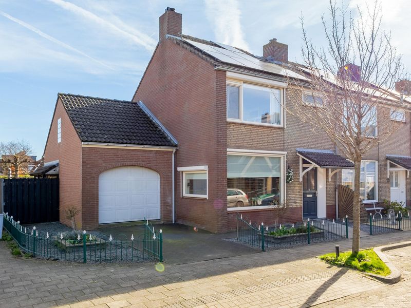 Graaf Adolfstraat 1, Hardinxveld-giessendam