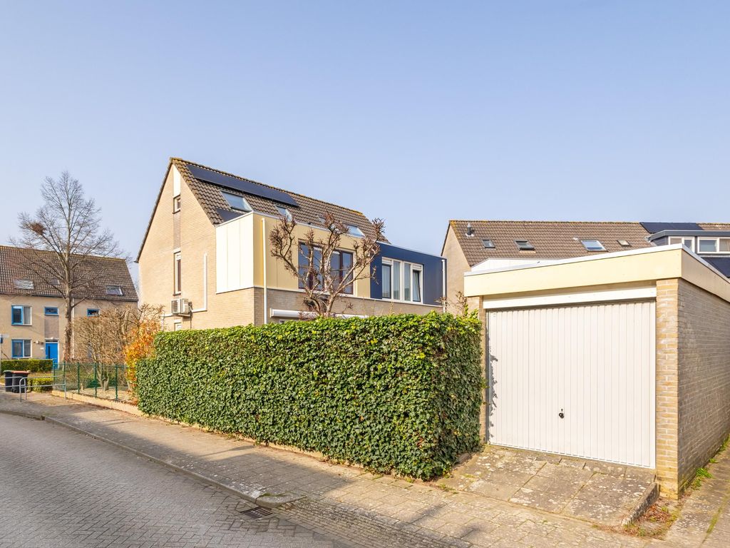 Van den Broek-erf 223, DORDRECHT