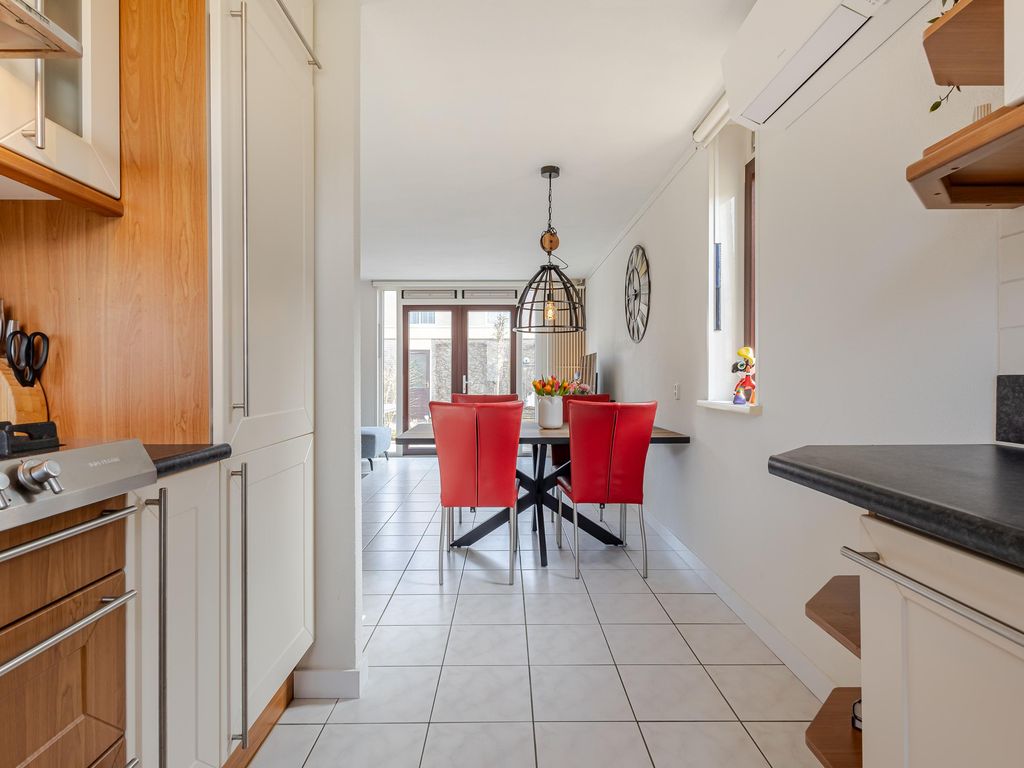 Van den Broek-erf 223, DORDRECHT