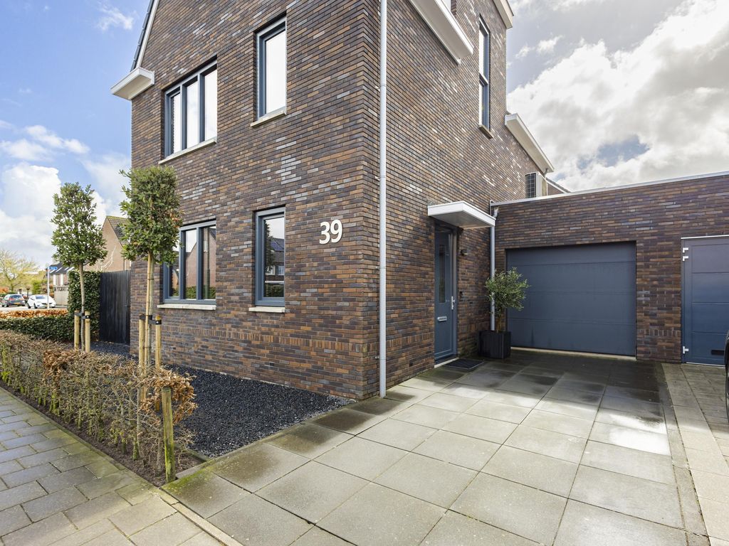 Pieter de Hooghstraat 39, Hardinxveld-Giessendam