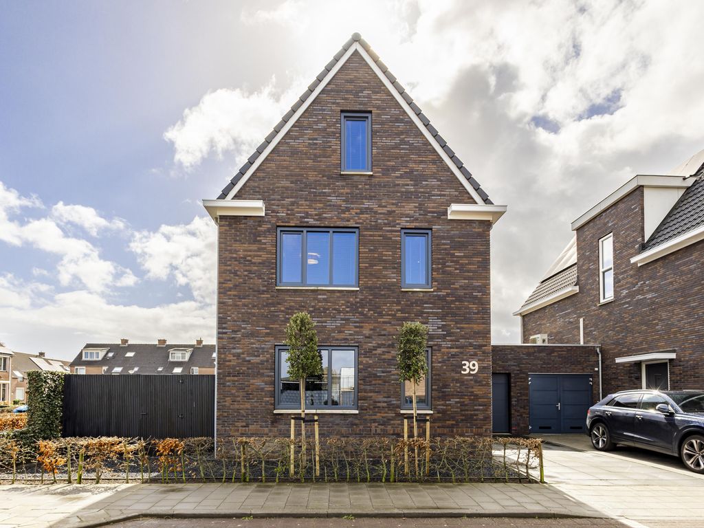 Pieter de Hooghstraat 39, Hardinxveld-Giessendam