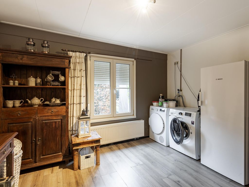 Hofweerstraat 4, HARDINXVELD-GIESSENDAM