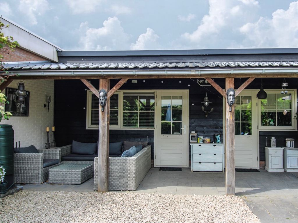 Hofweerstraat 4, HARDINXVELD-GIESSENDAM