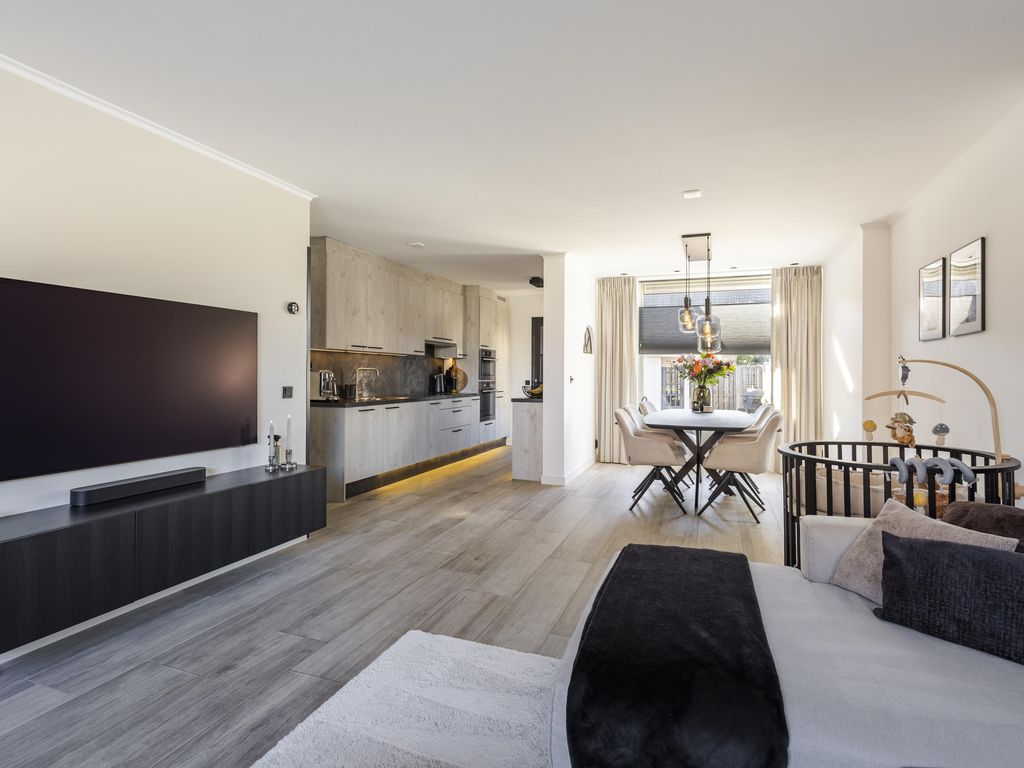 Van Leijdenstraat 26, HARDINXVELD-GIESSENDAM