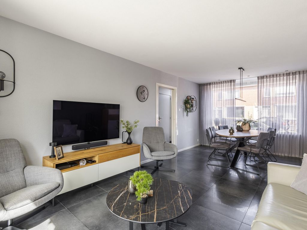 Rembrandtstraat 55, Hardinxveld-Giessendam