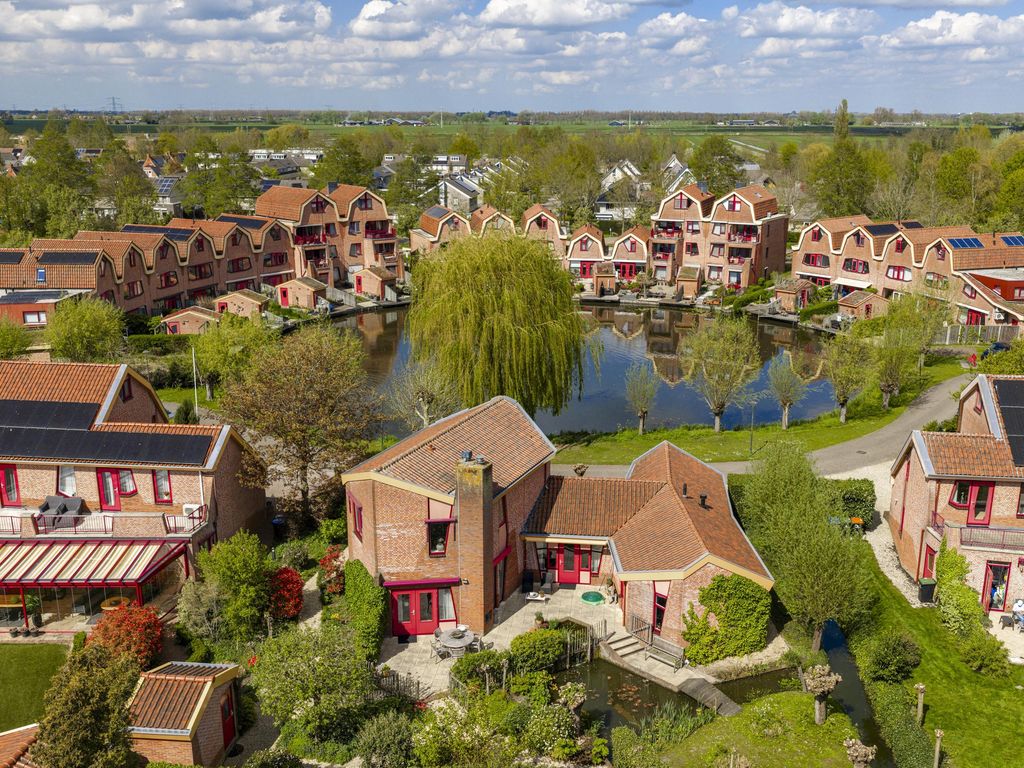 Knobbelzwaan 4, Hardinxveld-Giessendam