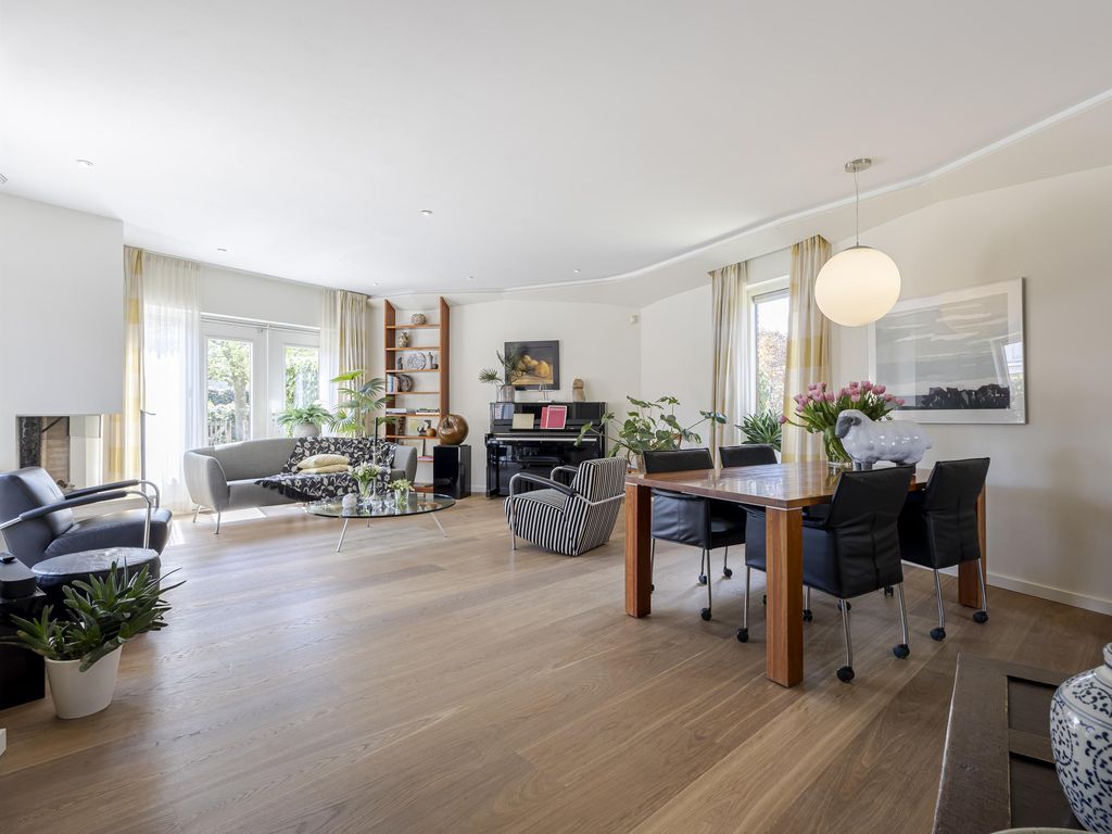 Knobbelzwaan 4, Hardinxveld-Giessendam