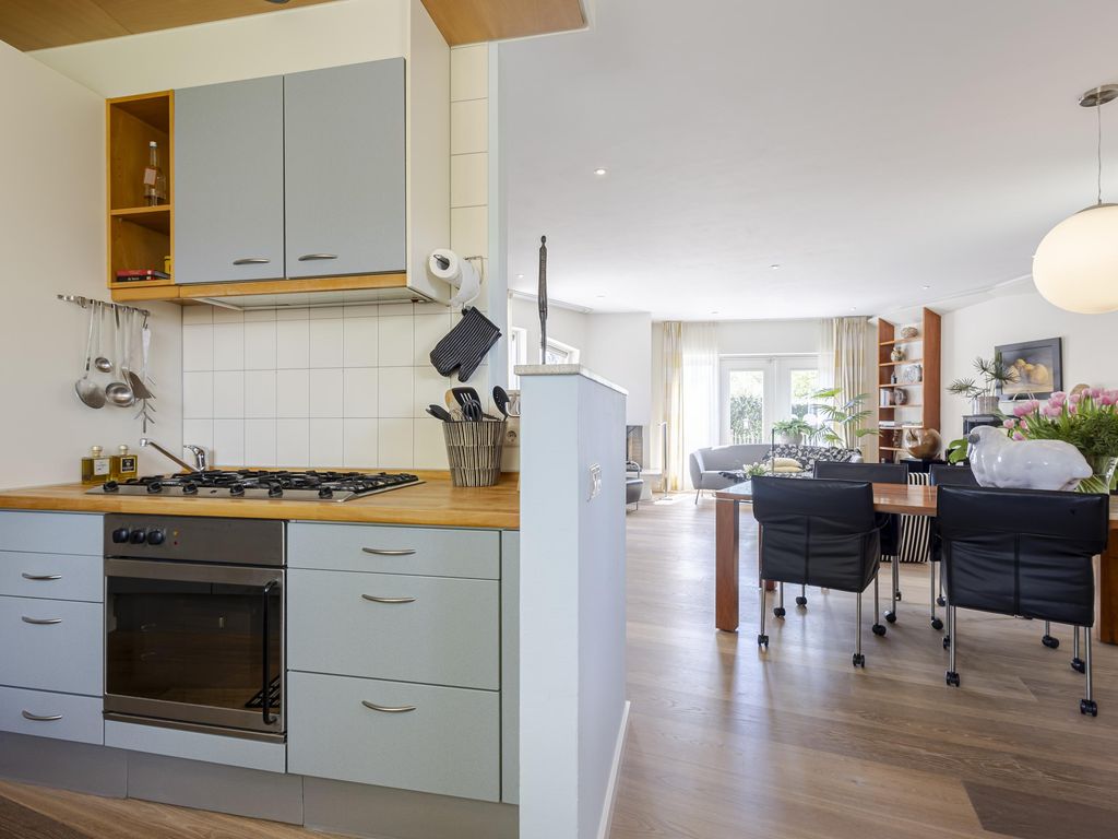 Knobbelzwaan 4, Hardinxveld-Giessendam