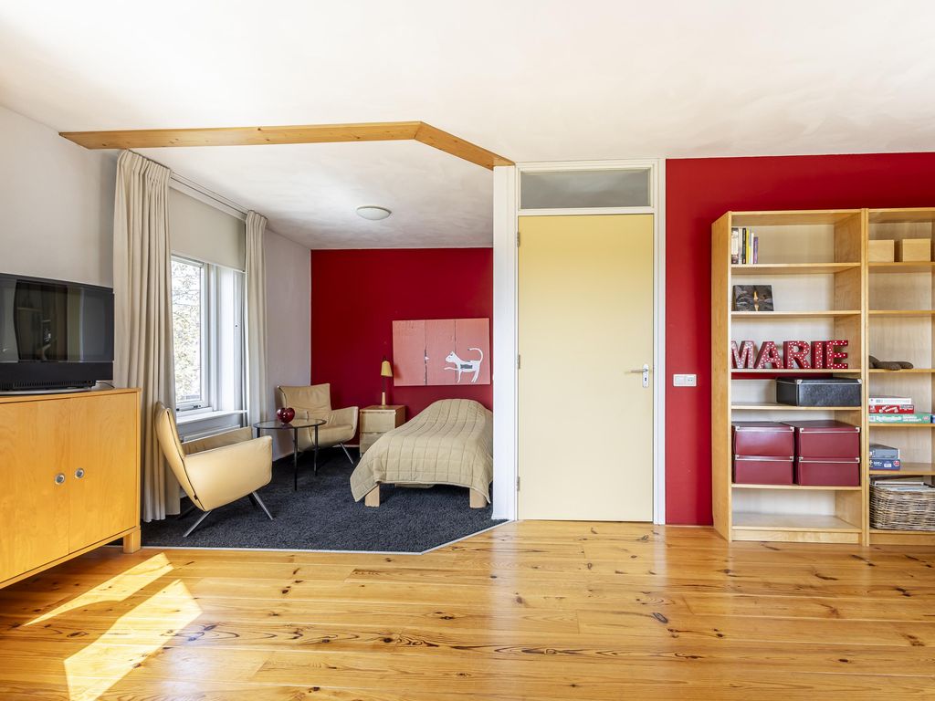 Knobbelzwaan 4, Hardinxveld-Giessendam