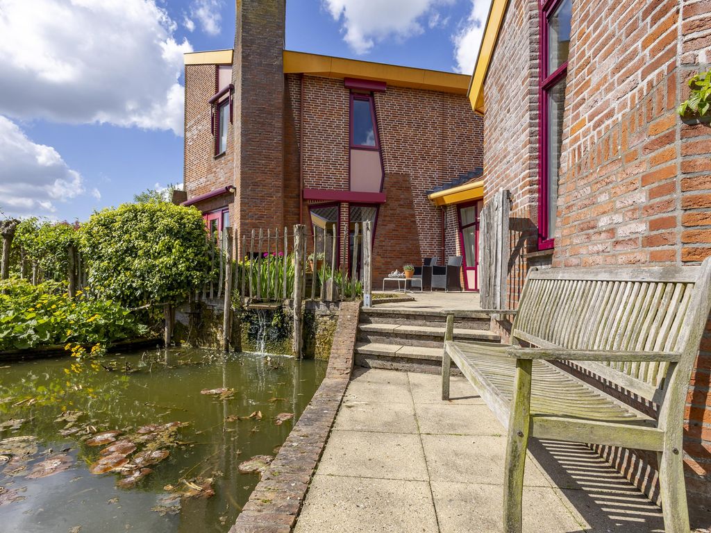 Knobbelzwaan 4, Hardinxveld-Giessendam