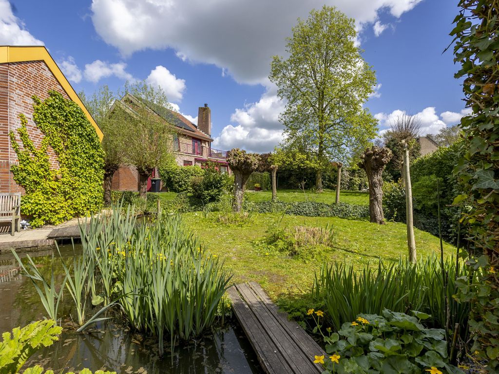 Knobbelzwaan 4, Hardinxveld-Giessendam