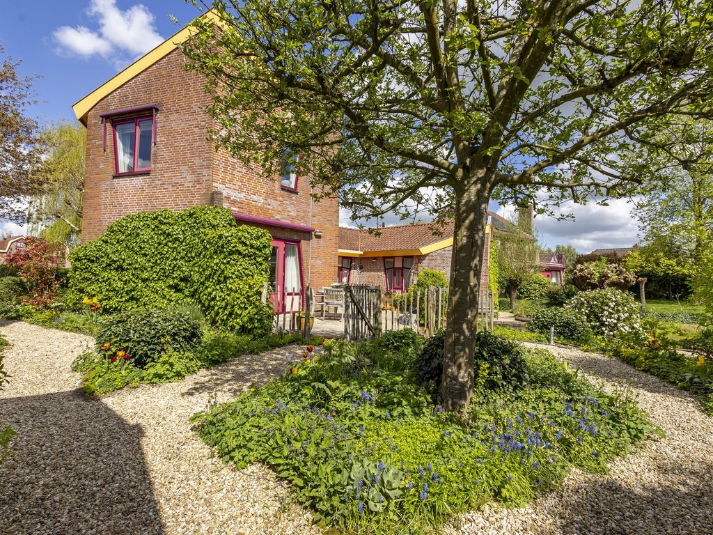 Knobbelzwaan 4, Hardinxveld-Giessendam