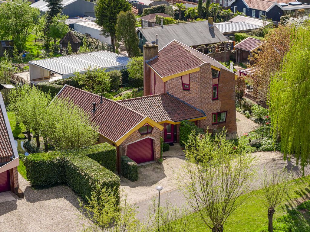 Knobbelzwaan 4, Hardinxveld-Giessendam