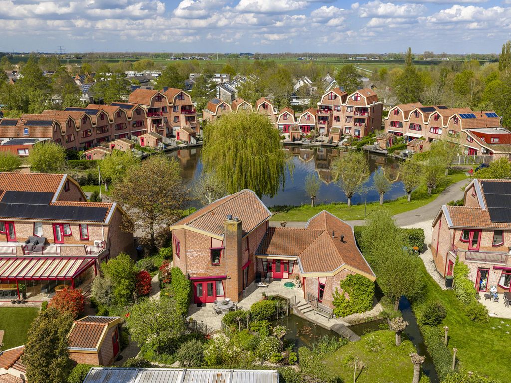 Knobbelzwaan 4, Hardinxveld-Giessendam