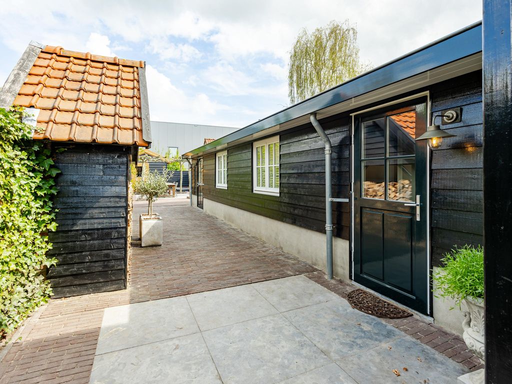 Nieuweweg 37, Hardinxveld-Giessendam