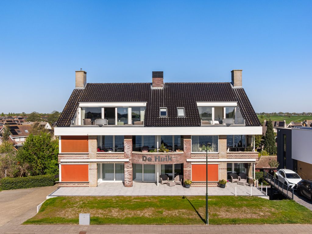 Rivierdijk 199, HARDINXVELD-GIESSENDAM