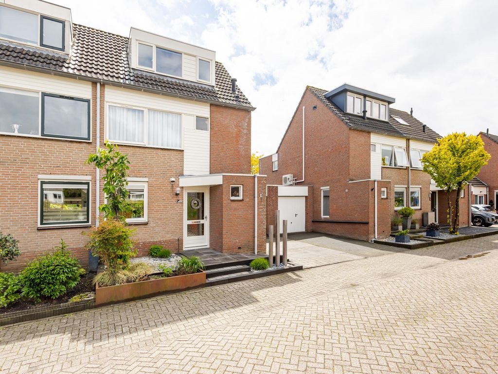 Vierling 4, HARDINXVELD-GIESSENDAM