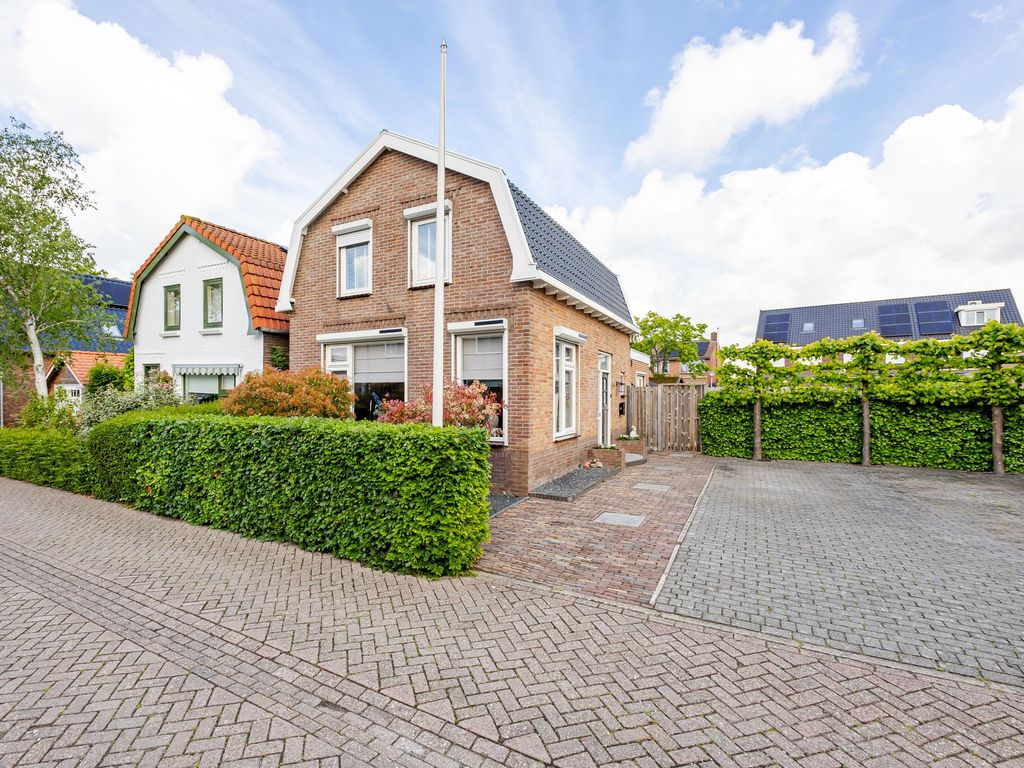 Weteringstraat 43, HARDINXVELD-GIESSENDAM