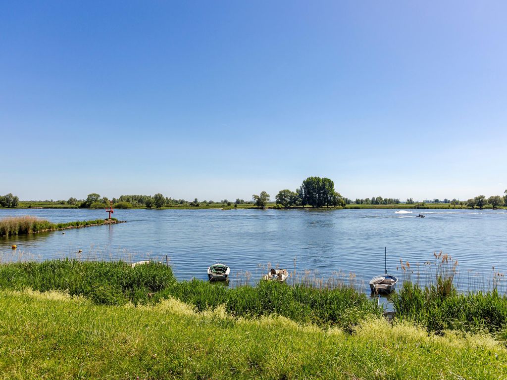 Breedewaij 64, Hardinxveld-Giessendam