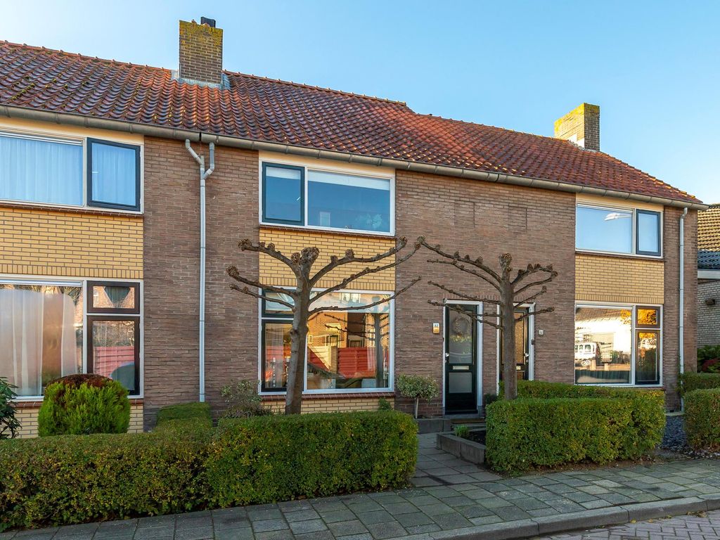 Giessenlaan 82, GIESSENBURG