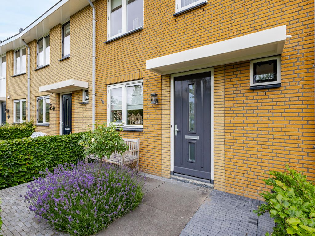 Mozartplantsoen 48, Sliedrecht