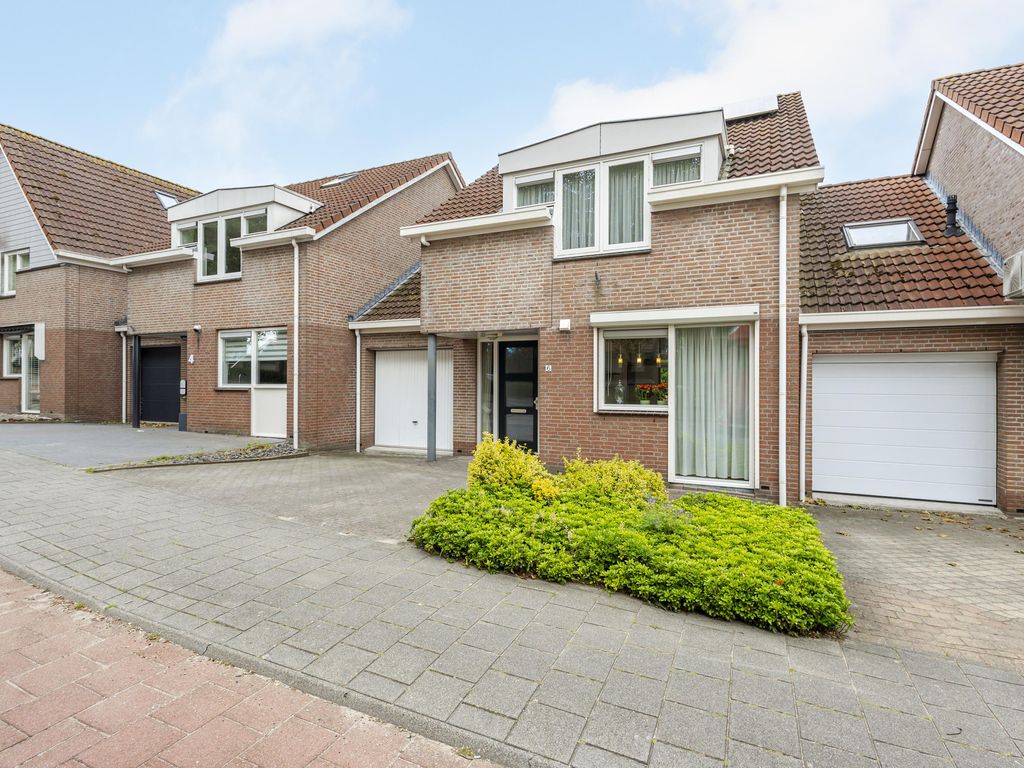 Nieuweweg 6, HARDINXVELD-GIESSENDAM