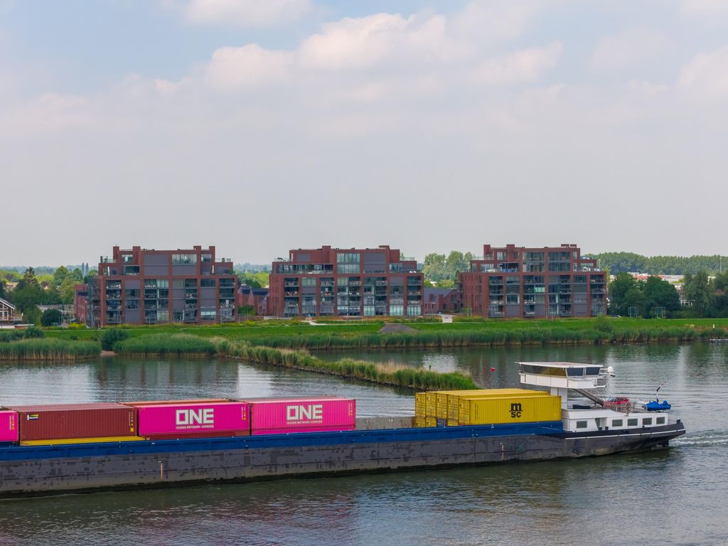 Gietijzer 98, HARDINXVELD-GIESSENDAM