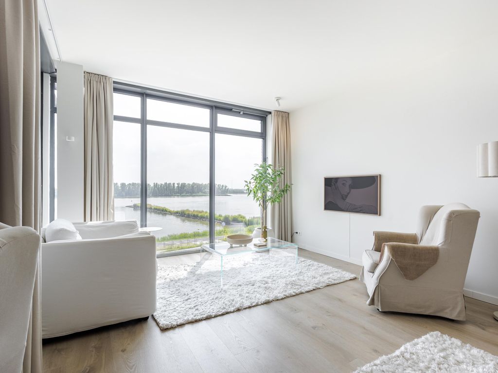 Gietijzer 98, HARDINXVELD-GIESSENDAM