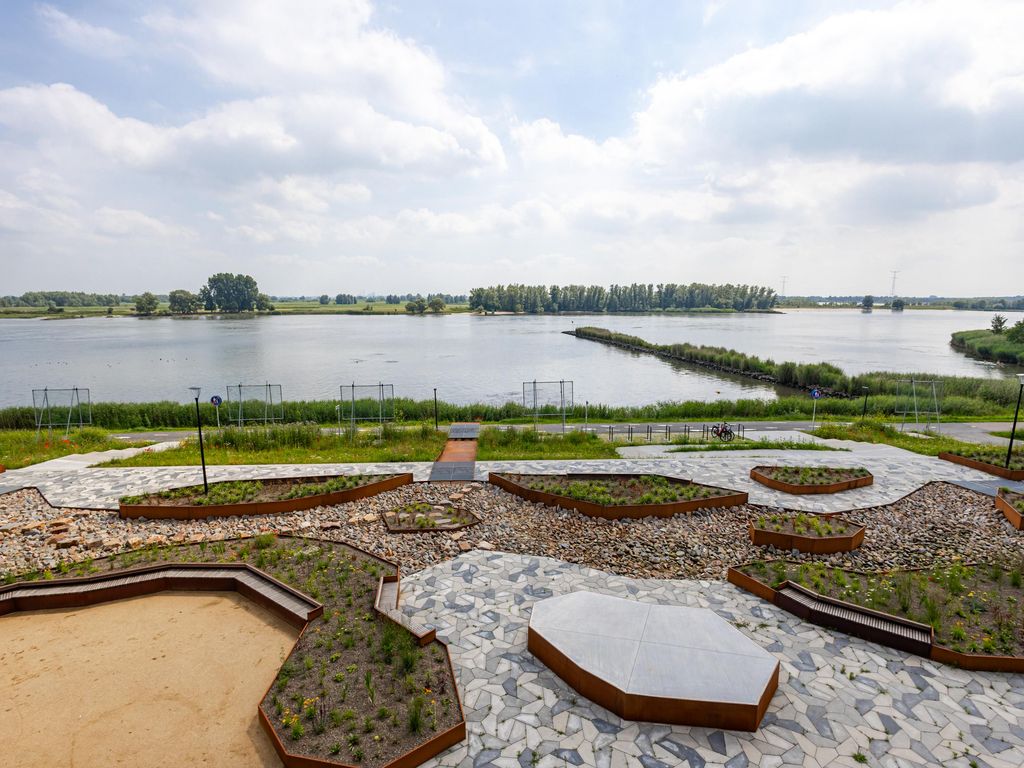 Gietijzer 98, HARDINXVELD-GIESSENDAM