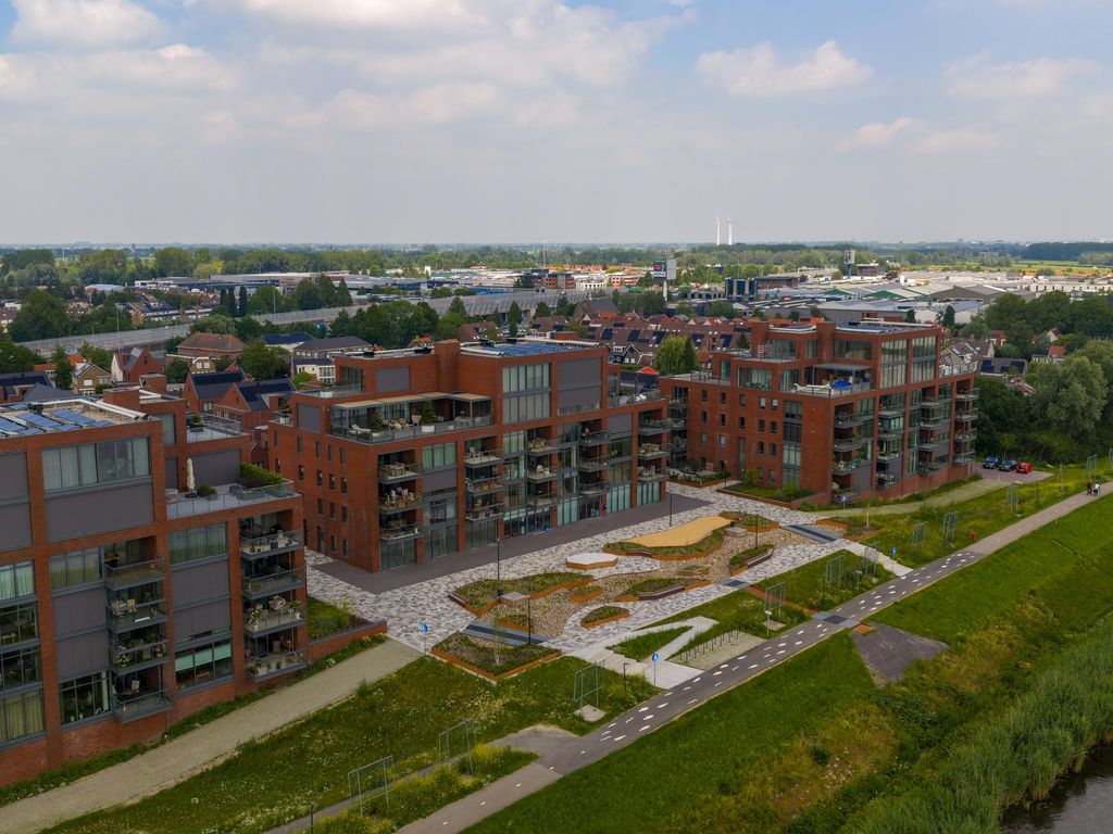 Gietijzer 98, HARDINXVELD-GIESSENDAM