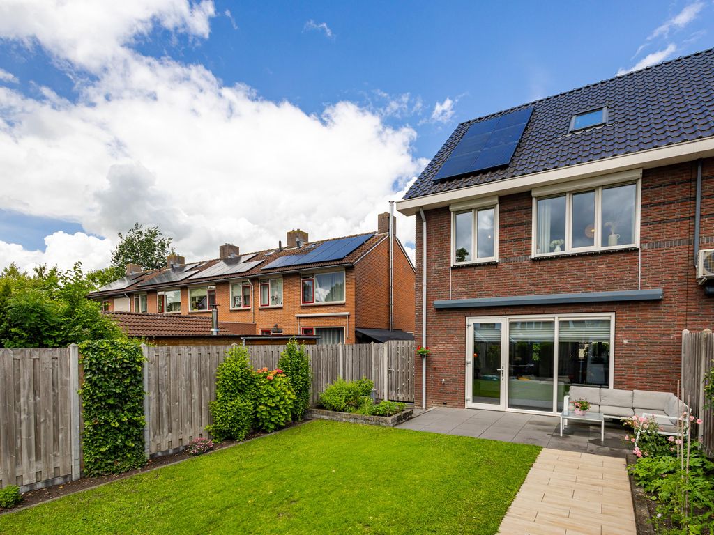 Prinses Margrietstraat 28, HARDINXVELD-GIESSENDAM