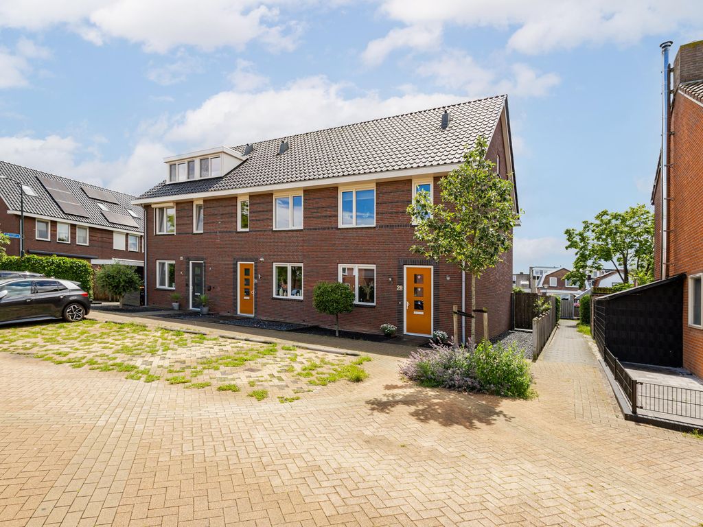 Prinses Margrietstraat 28, HARDINXVELD-GIESSENDAM