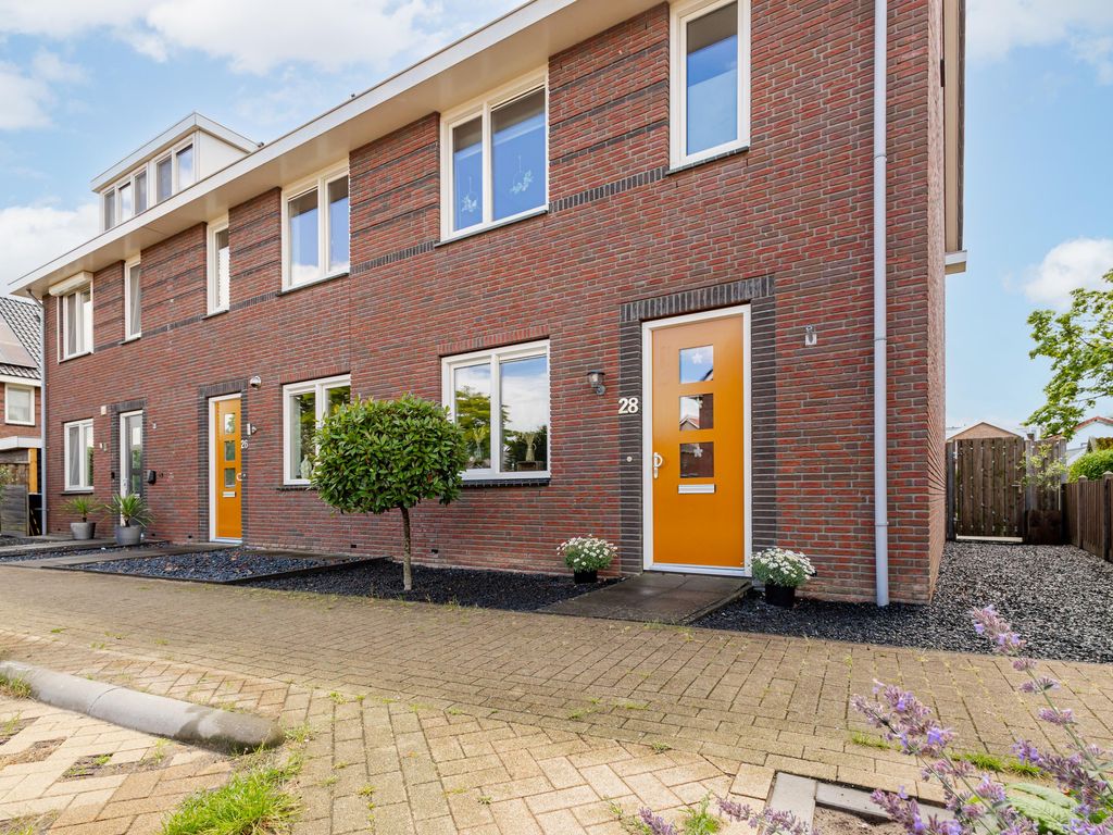 Prinses Margrietstraat 28, HARDINXVELD-GIESSENDAM