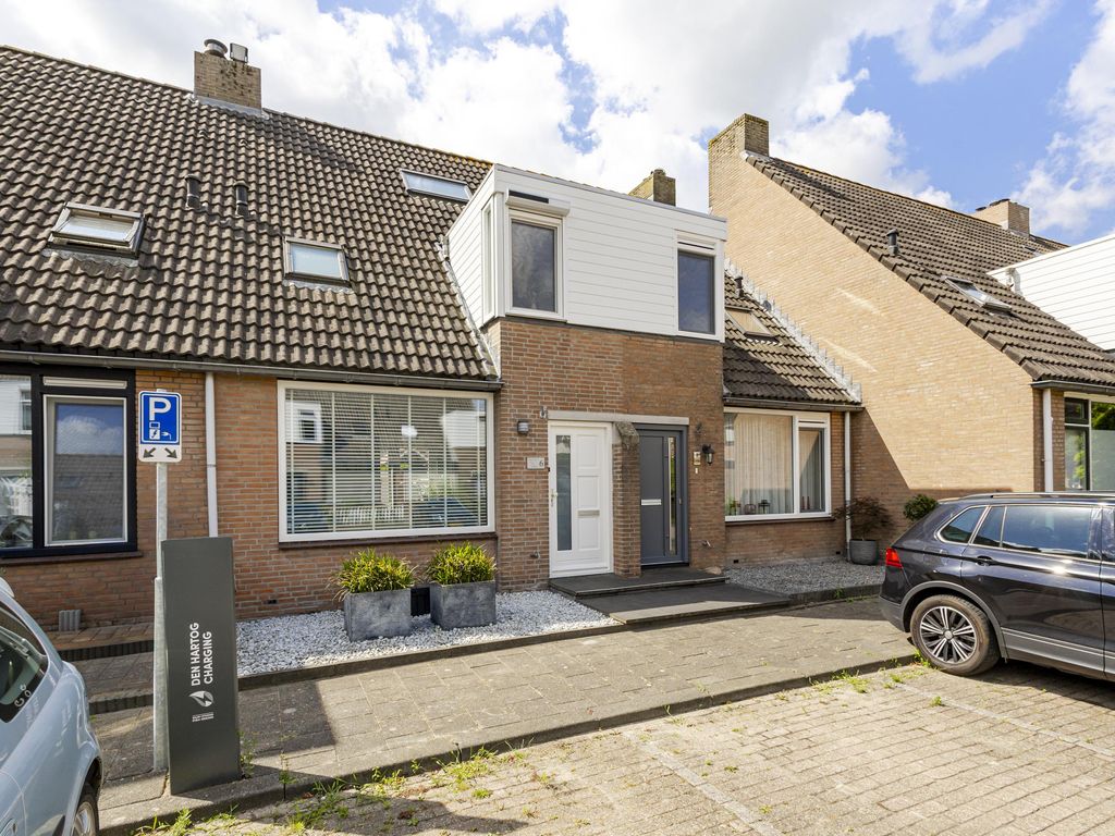 Koetshuis 6, Hardinxveld-Giessendam