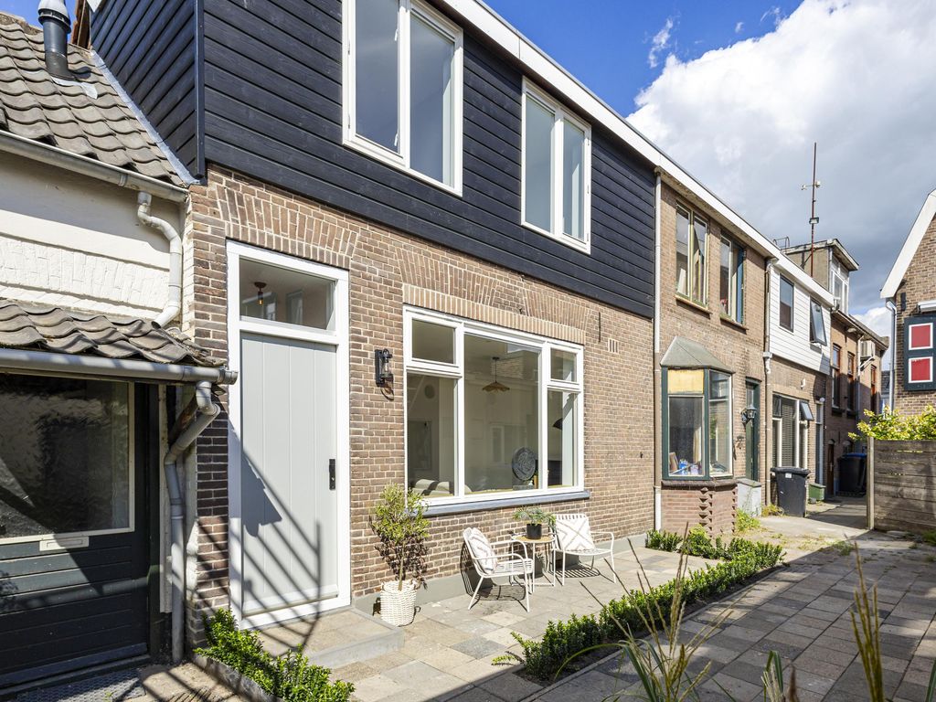 Buitendams 243, Hardinxveld-Giessendam
