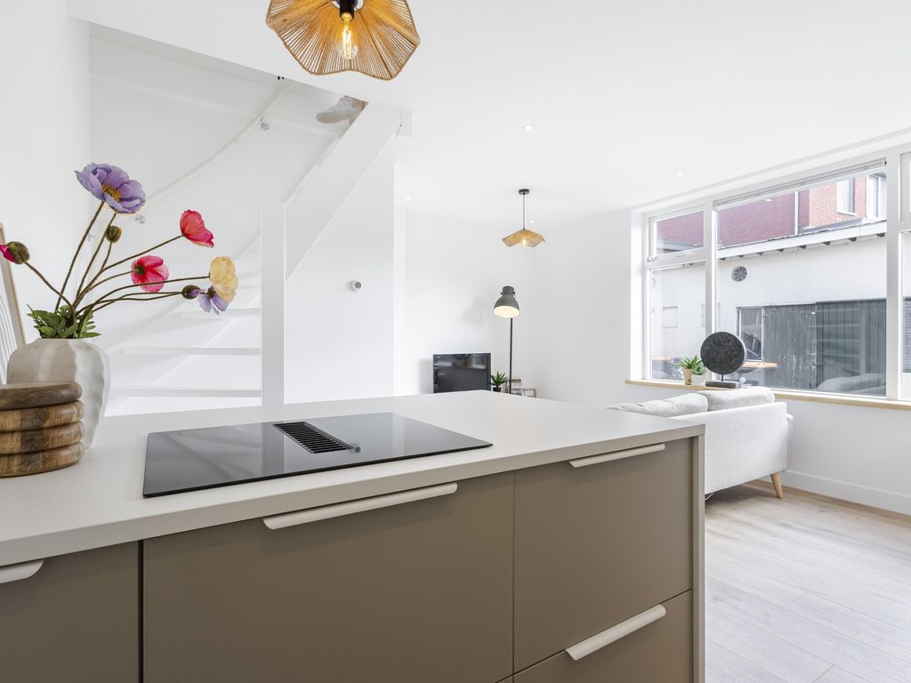 Buitendams 243, Hardinxveld-Giessendam