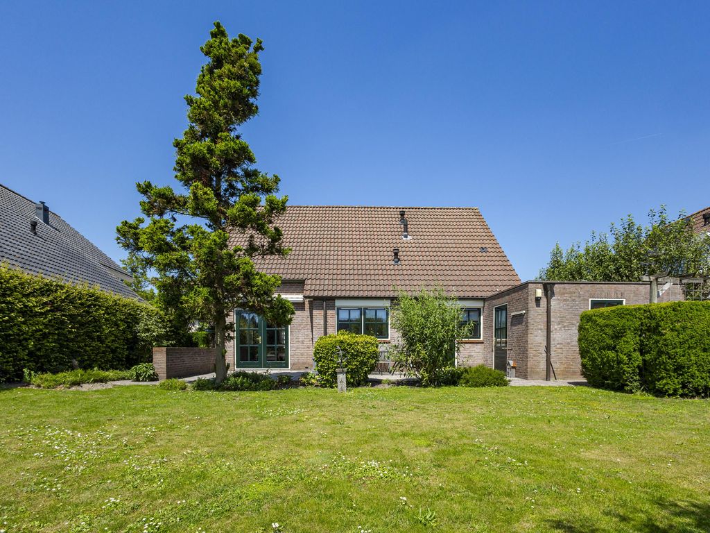 Koperwiek 16, Hardinxveld-Giessendam