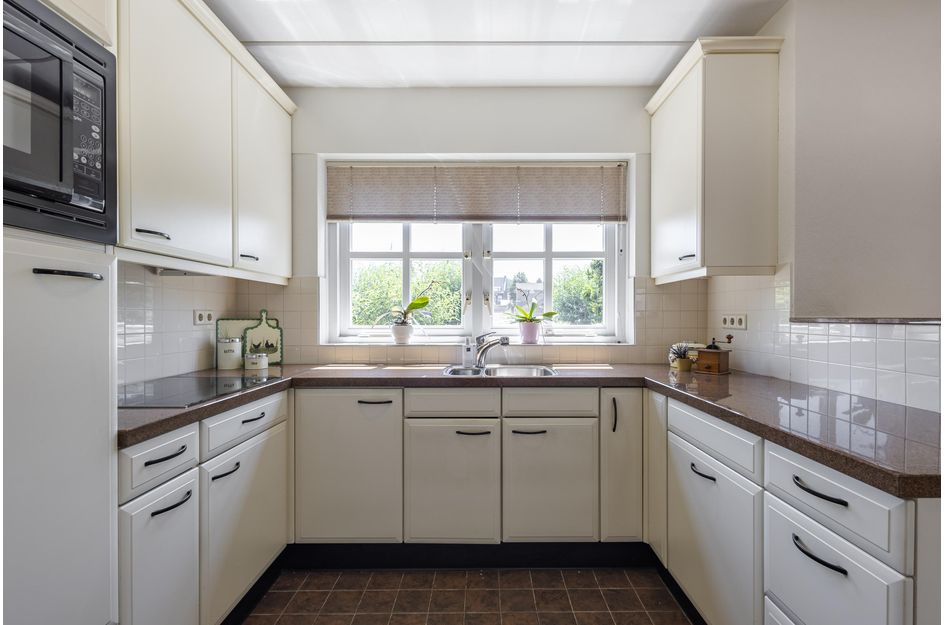 Koperwiek 16
