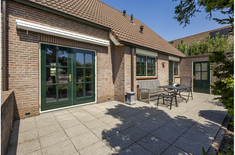 Koperwiek 16