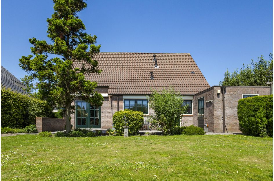 Koperwiek 16