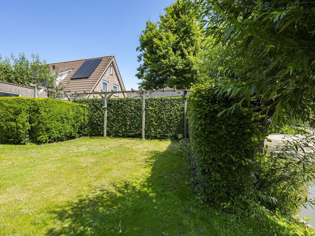 Koperwiek 16, Hardinxveld-Giessendam