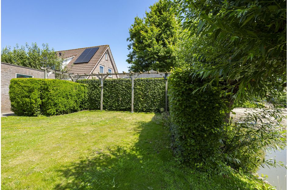 Koperwiek 16