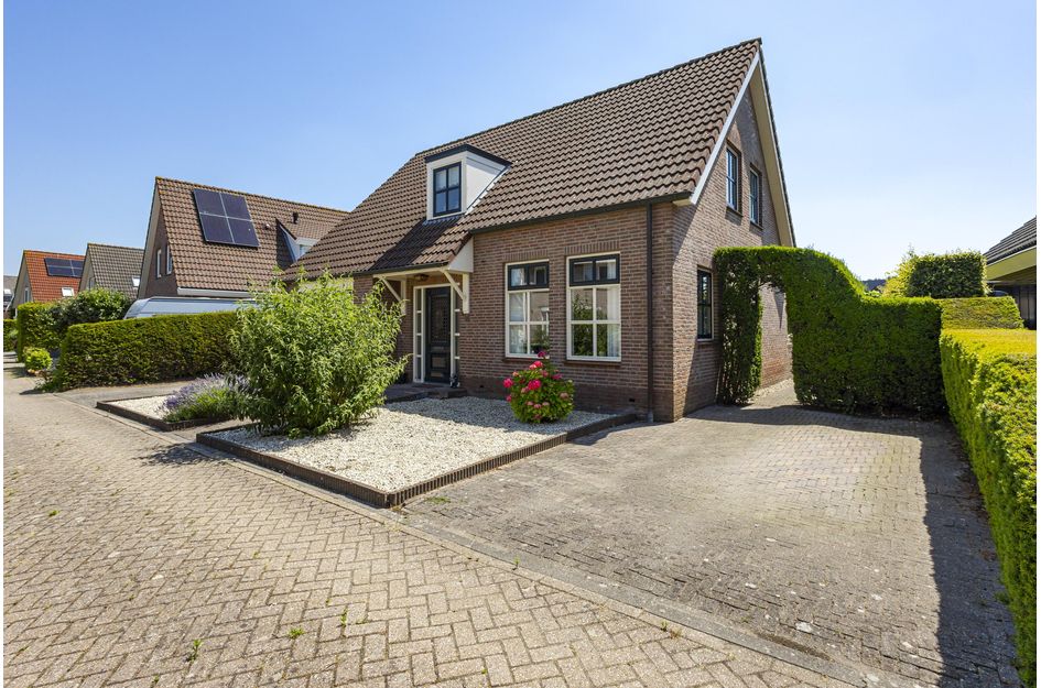 Koperwiek 16